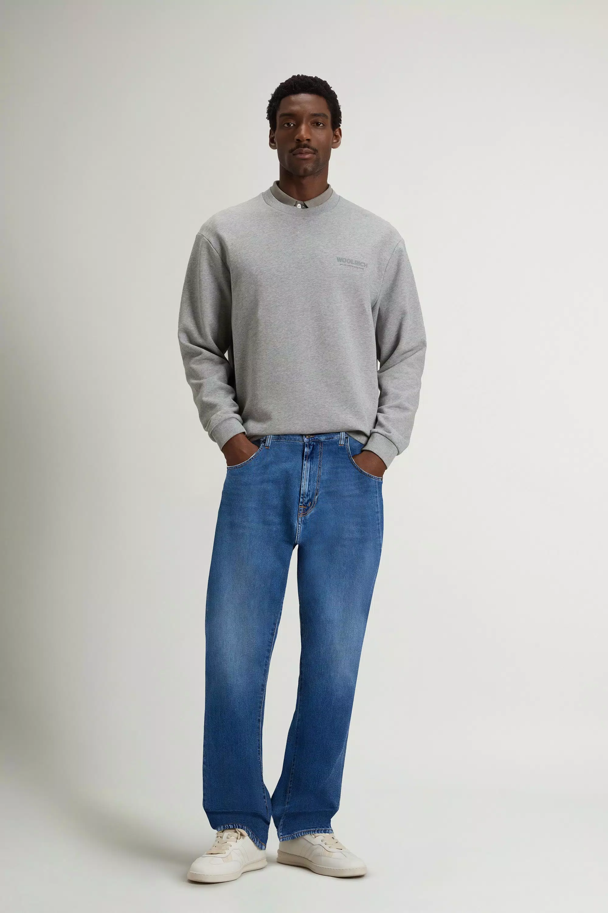 Jeans Moderni a Cinque Tasche in Denim di Cotone Elasticizzato - Lavaggio Stone